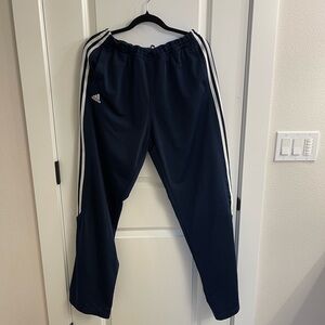XL Adidas men’s joggers🎉